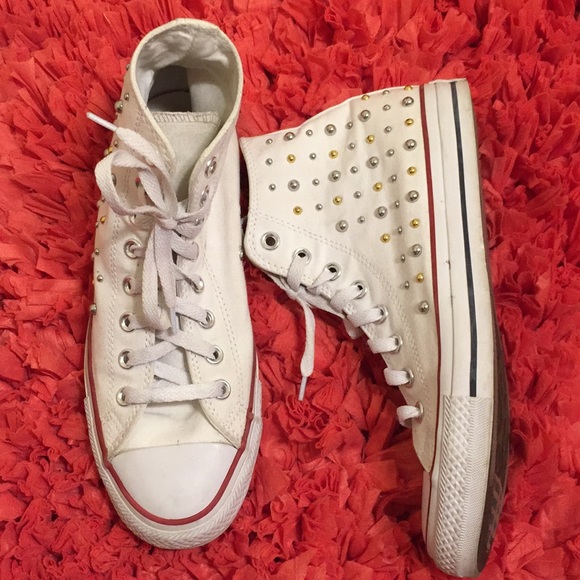 Converse - Picture 1 of 5